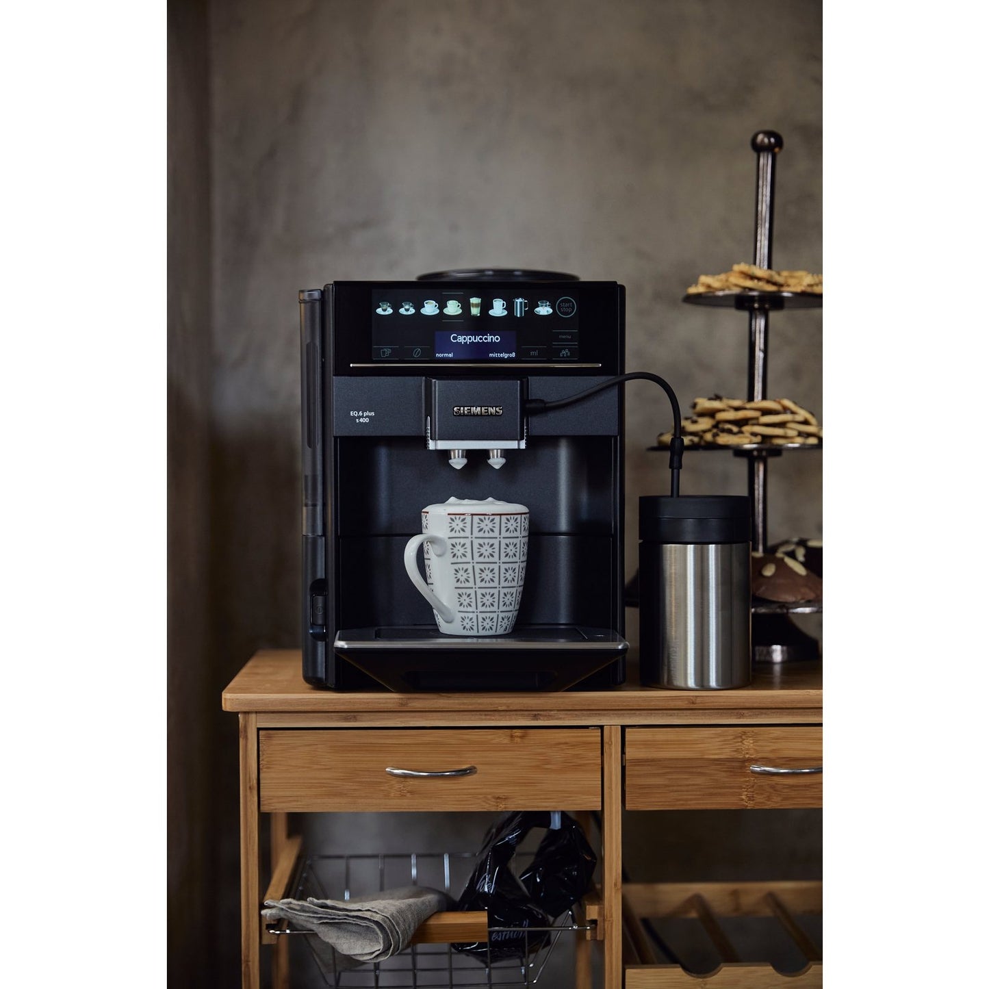Kaffeevollautomat EQ6 plus s400 TE654509DE, Doppeltassenfunktion, Keramikmahlwerk, viele Kaffeespezialitäten, automatische Dampfreinigung, saphirschwarz