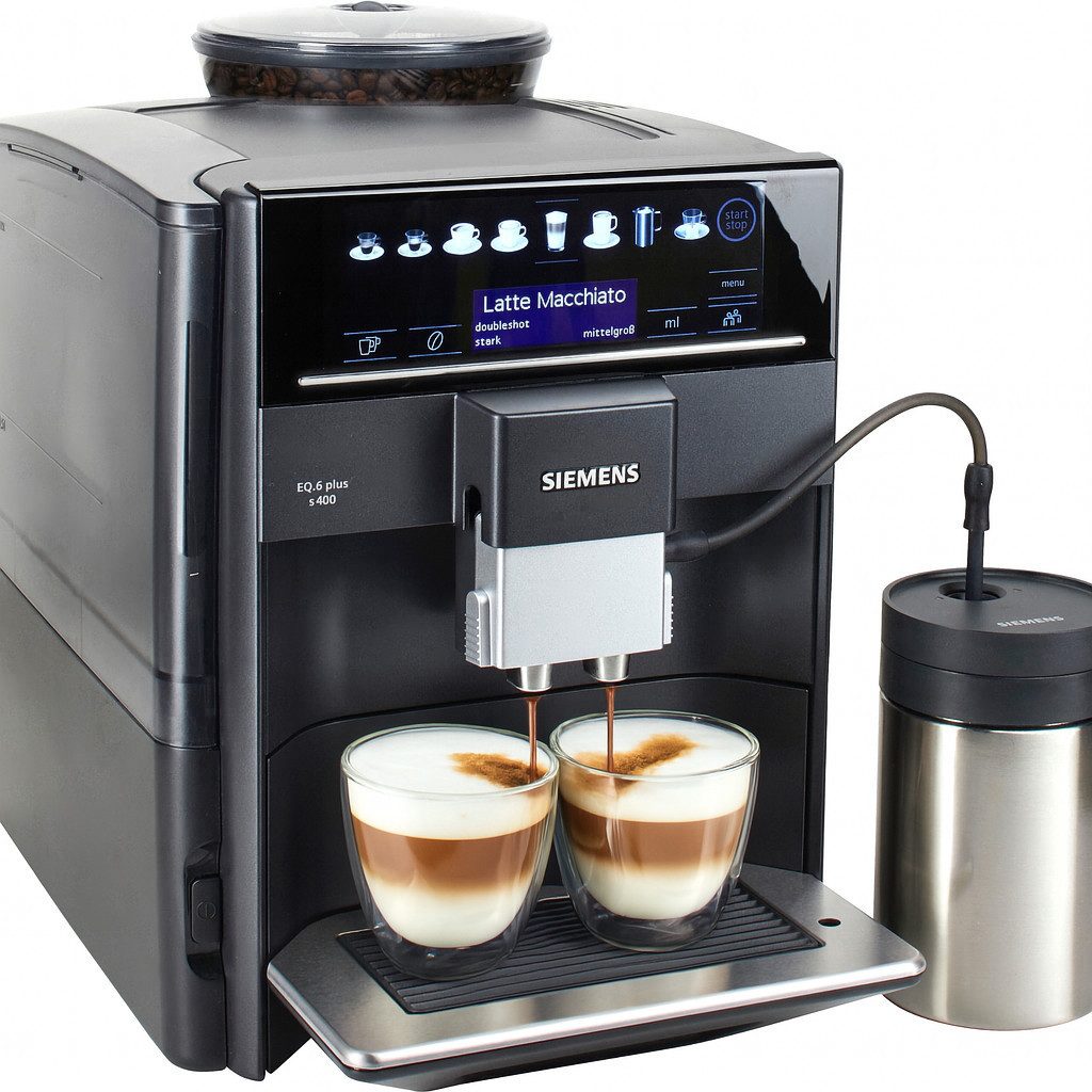 Kaffeevollautomat EQ6 plus s400 TE654509DE, Doppeltassenfunktion, Keramikmahlwerk, viele Kaffeespezialitäten, automatische Dampfreinigung, saphirschwarz